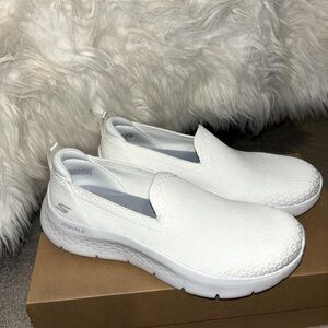 Skechers Women's Go Walk Joy Sneaker!